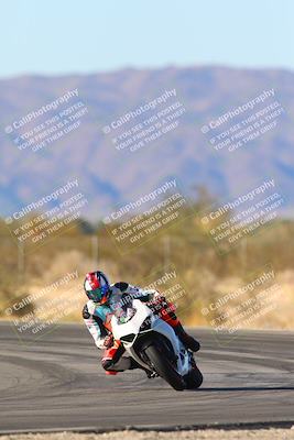 media/Jan-10-2025-CVMA Friday Practice (Fri) [[489e0da257]]/Group 4 and Trackday/Session 5 (Turn 7)/